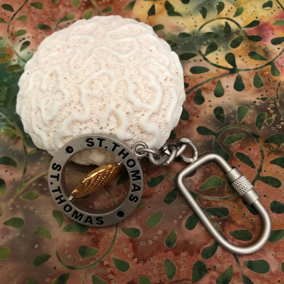 Two Caribbean Keychains - Picture 7 of 7